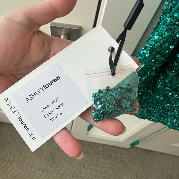 NWT Ashley Lauren 4625 - Picture 3 of 4